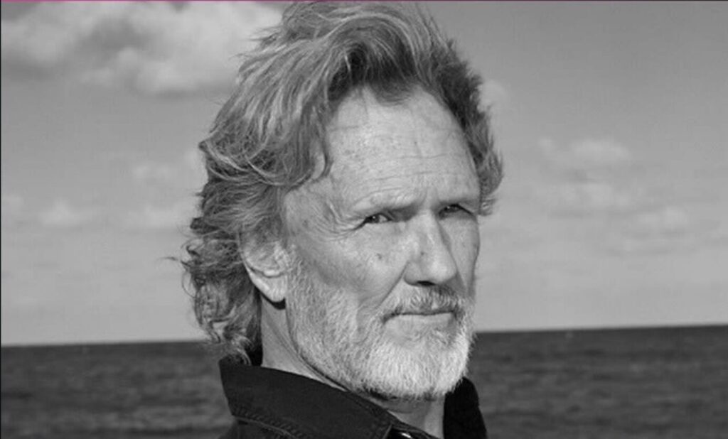 KRIS KRISTOFFERSON, RENOWNED COUNTRY MUSIC LEGEND, DIES AT 88